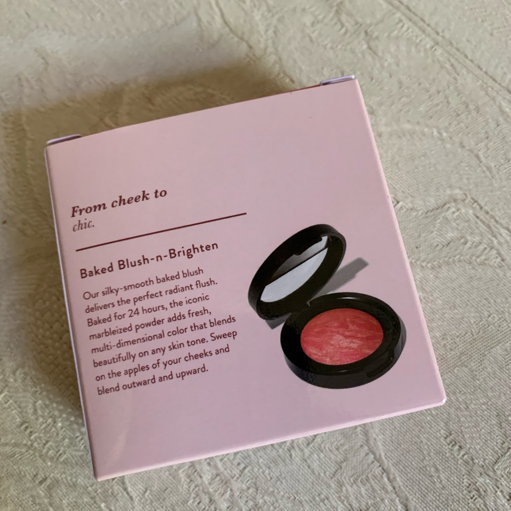 Laura Geller Blush n Brighten Baked Marbleized Blush Coral Cove BNIB - Picture 7 of 10